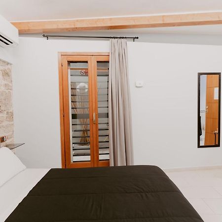 Dimora L'Etual Bed and Breakfast Bari Buitenkant foto